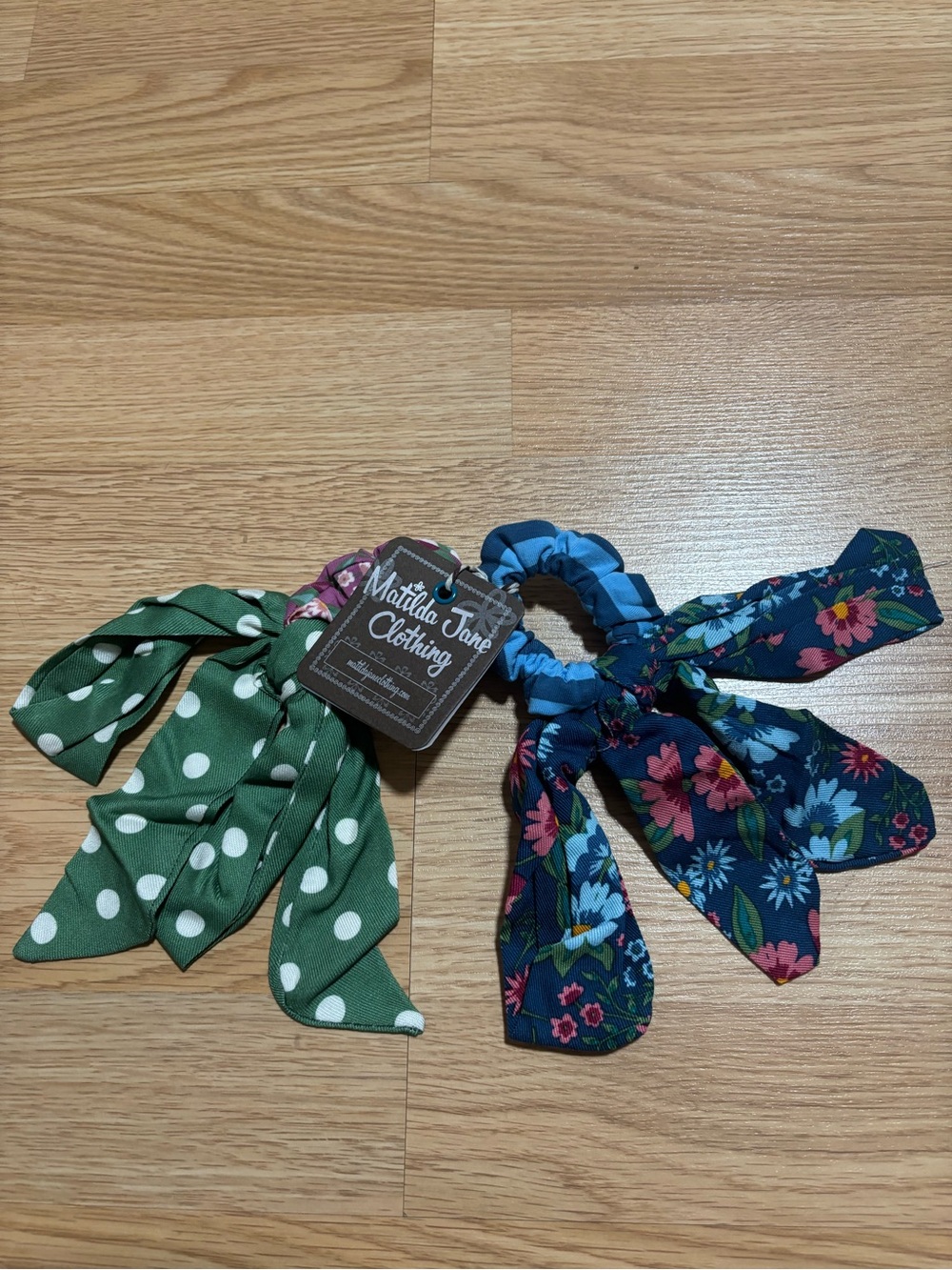New “Matilda Jane” 2pc scrunchie set with tag